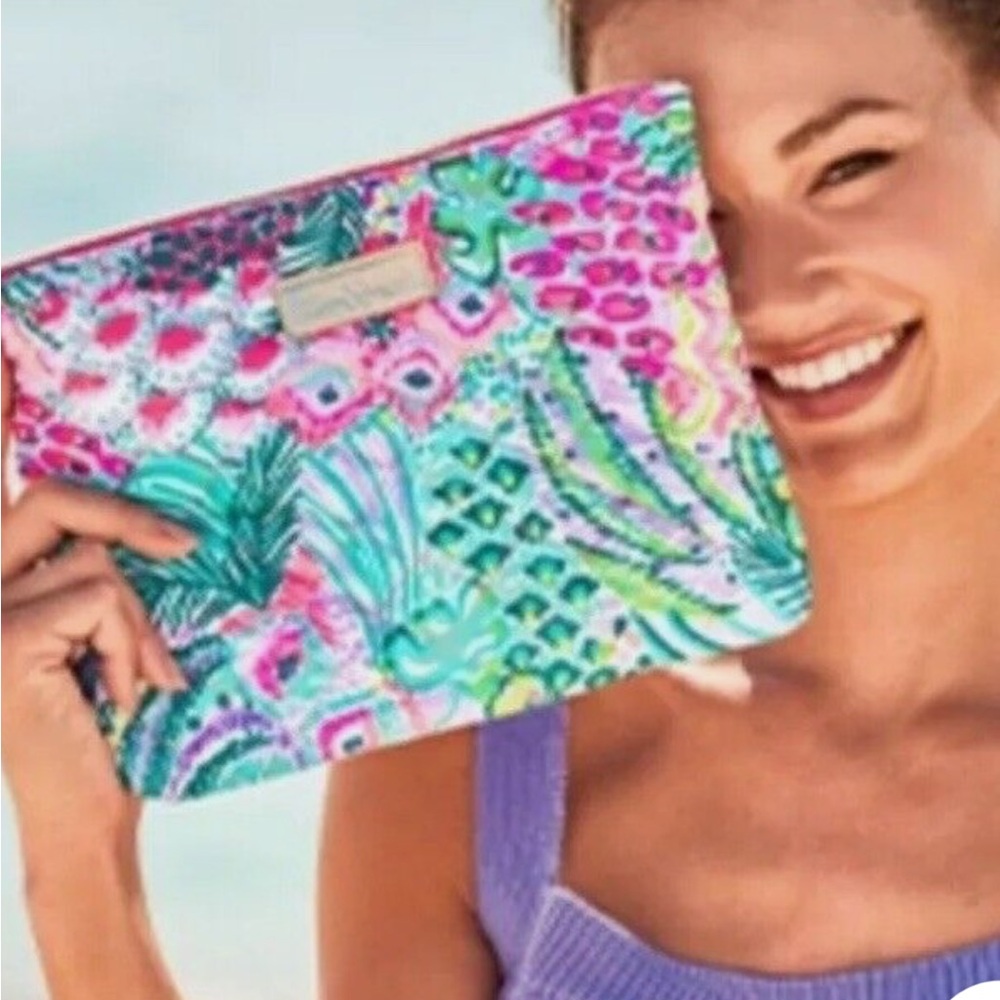 Lilly Pulitzer Printed Quilted Pouch Banana Split Clutch Makeup Bag. used once - Picture 4 of 4